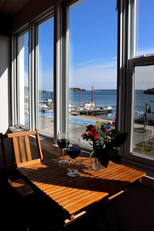 Rum Runner Inn Lunenburg Room photo