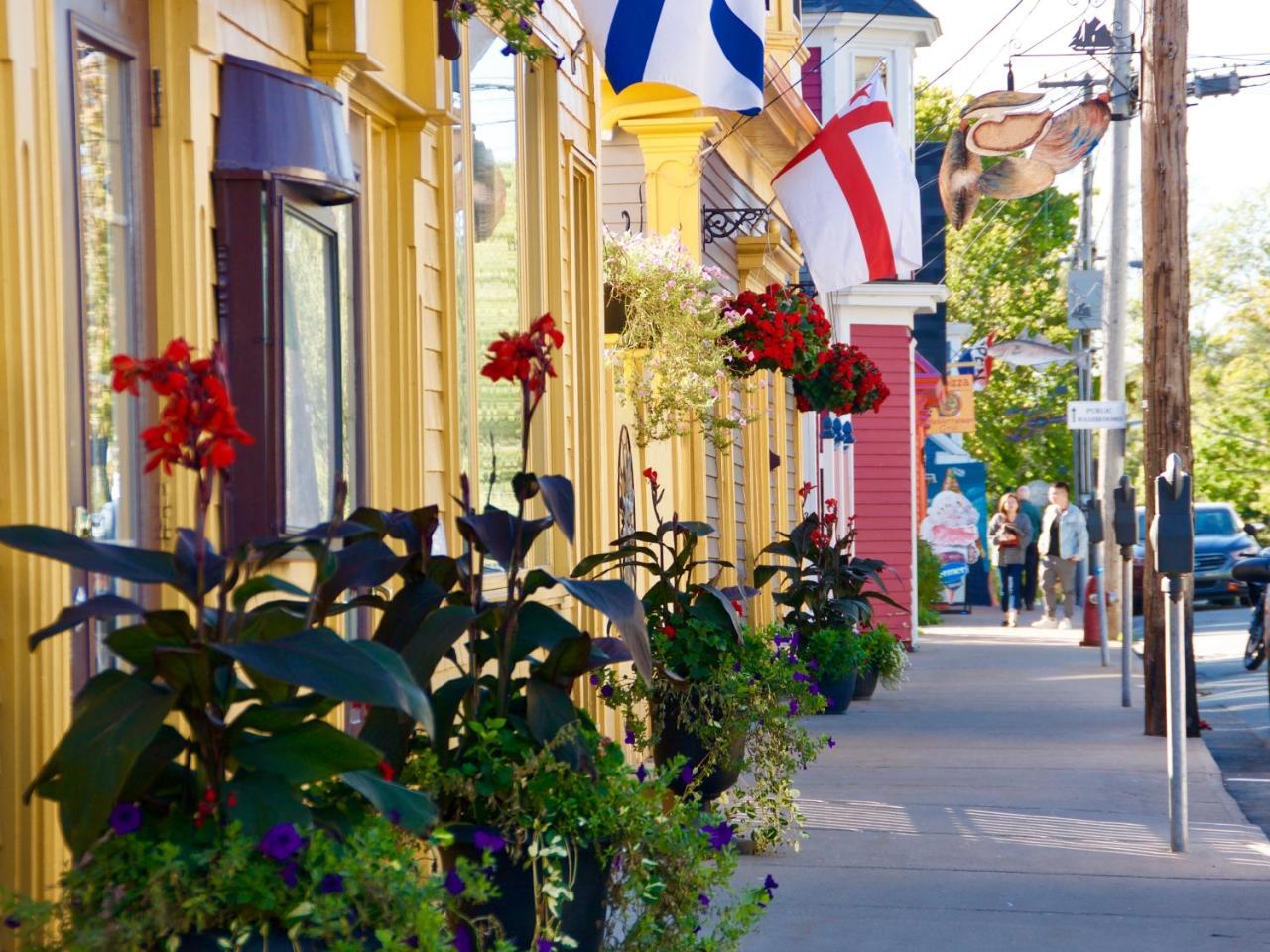 Rum Runner Inn Lunenburg Exterior photo